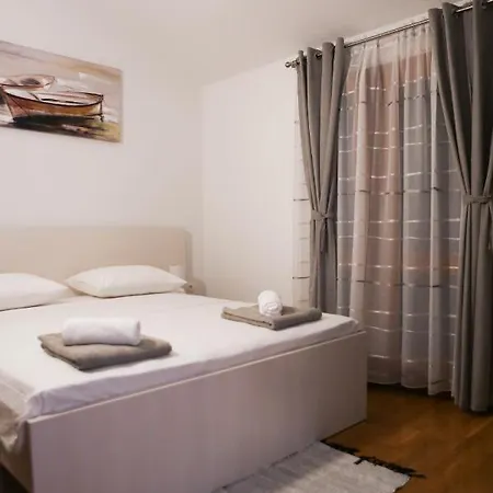 Family Friendly House With A Swimming Pool Zavalatica, Korcula - 9476 בית נופש